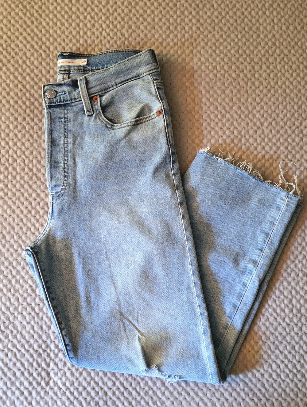 NWOT Levi's Ribcage Straight |  65% Cotton | Med Wash | Size 29
